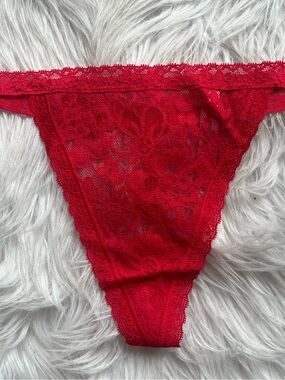 Victoria's Secret Lacie Floral Lace V-String Panty Size M